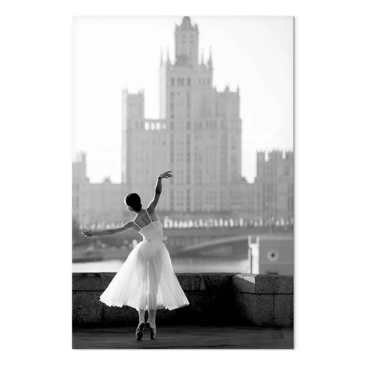 Danza sul Fiume (singolo) verticale - Foto città con donna