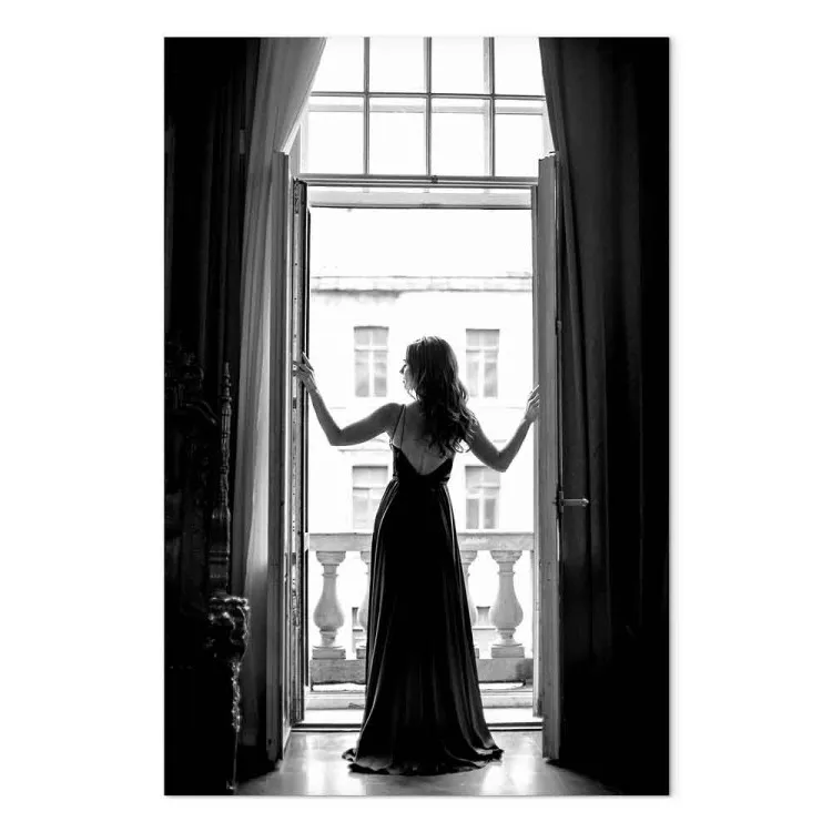 Donna alla finestra - foto in bianco e nero con una silhouette