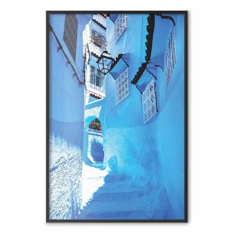 Passeggiata blu - architettura di sentiero tra edifici blu
