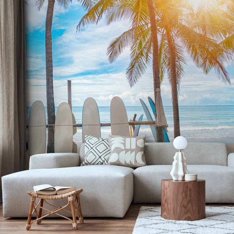 Tavole sulla spiaggia - surf sotto alberi tropicali
